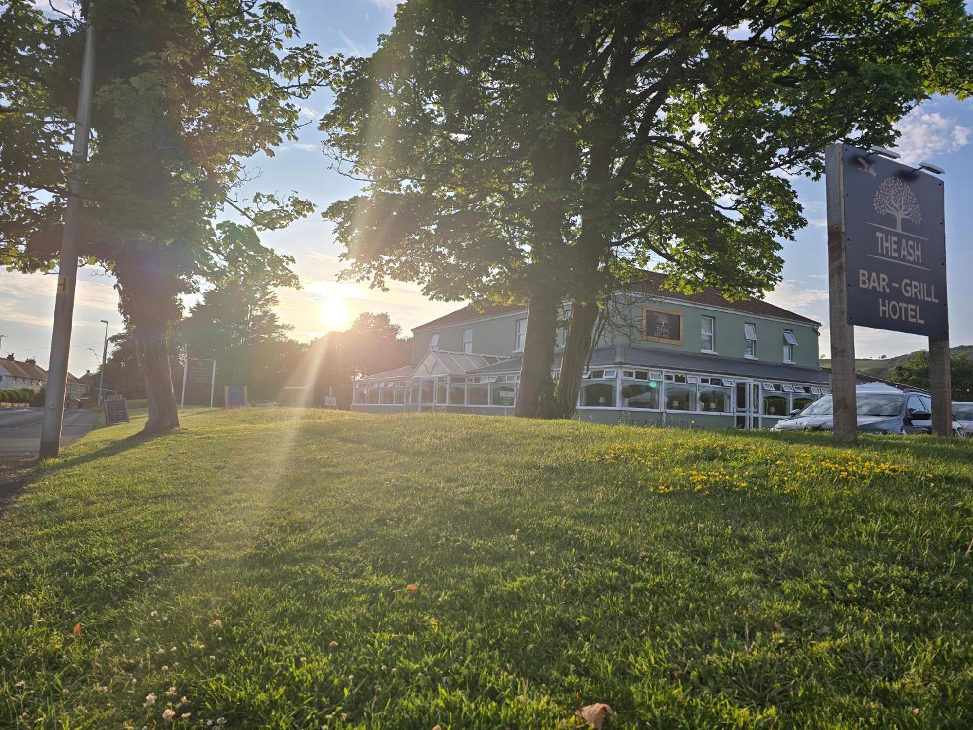 4 Resort Hotels Near Weobley Castle Worth Booking