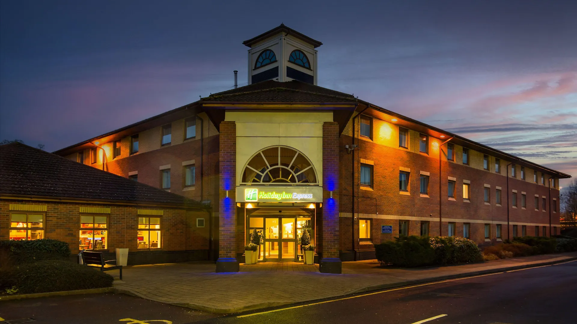 Staying Near Kenilworth Castle: 4 Design Hotels Compared