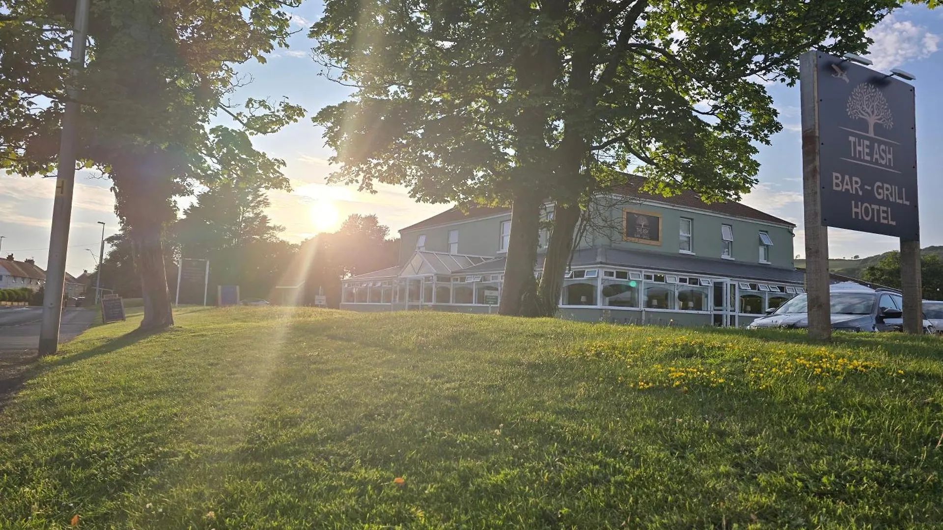 4 Resort Hotels Near Weobley Castle Worth Booking