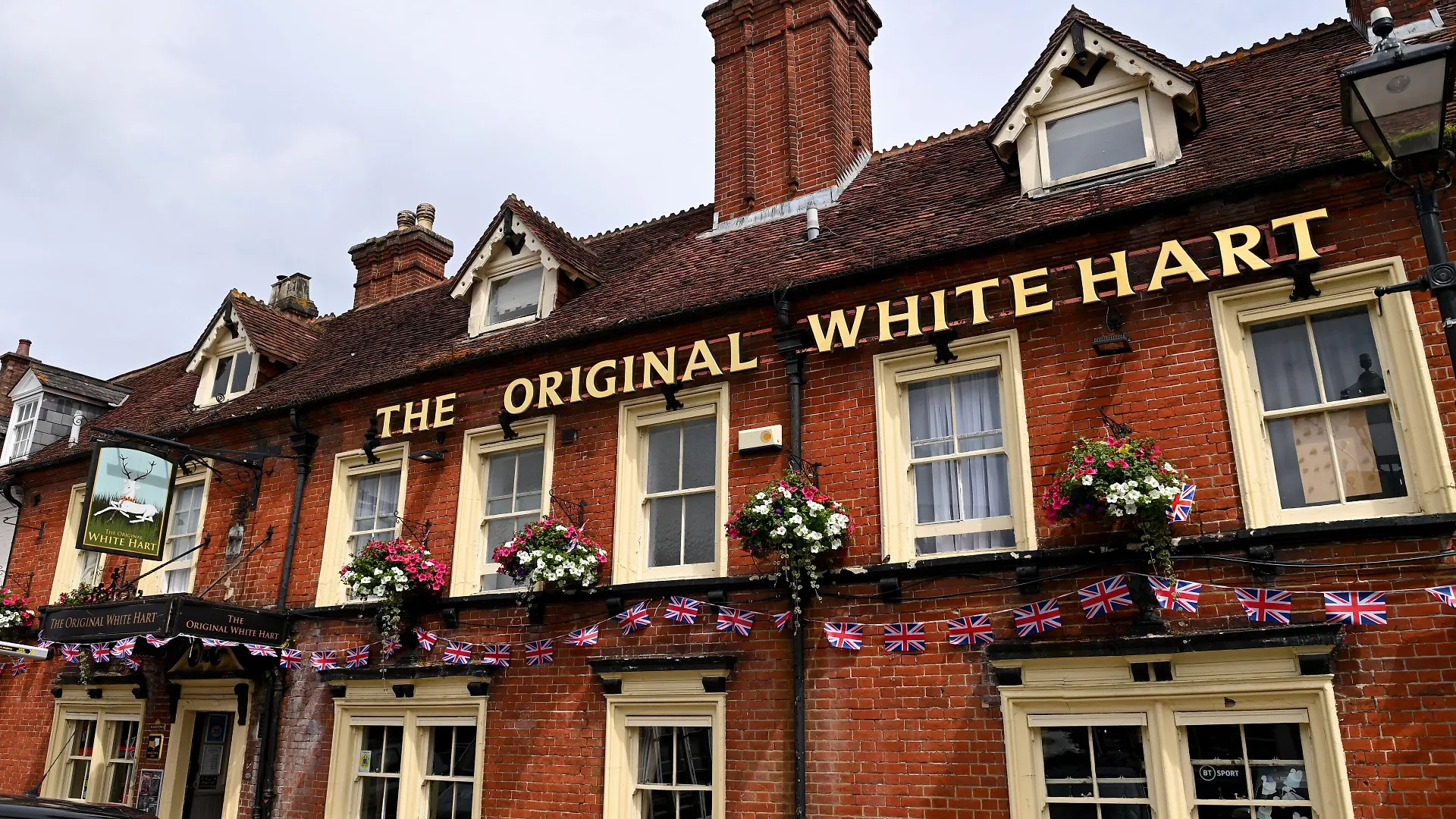 Staying Near Ringwood Town & Country Experience: 4 Central Hotels Compared
