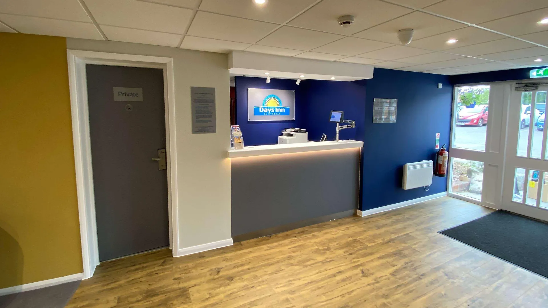 Staying Near St Andrew's Church: 4 Family Hotels Compared